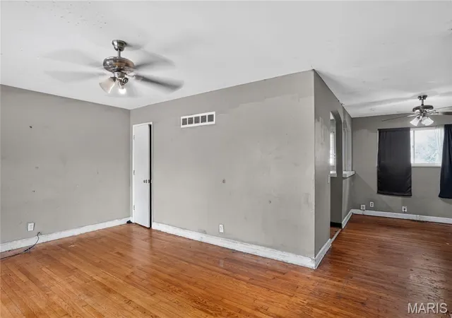 Photo 4 of Single family home for sale at 2325 Patterson Rd, Florissant, MO 63031 | MLS# MIS26033087 | Listing updated on 2026-10-08
