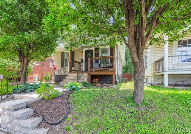 Photo 2 of Single family home for sale at 2310 Benton St, Granite City, IL 62040 | MLS# MIS26033235 | Listing updated on 2026-09-25