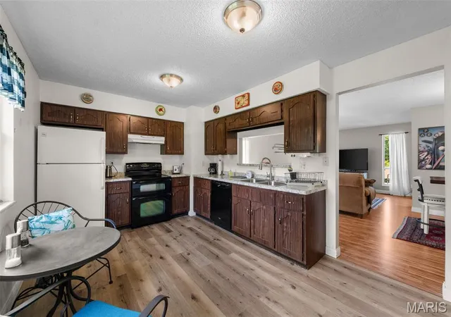 Photo 4 of Sale Pending at 1119 Napoleon Dr, Bonne Terre, MO 63628 | MLS# MIS26033668 | Listing updated on 2026-09-14