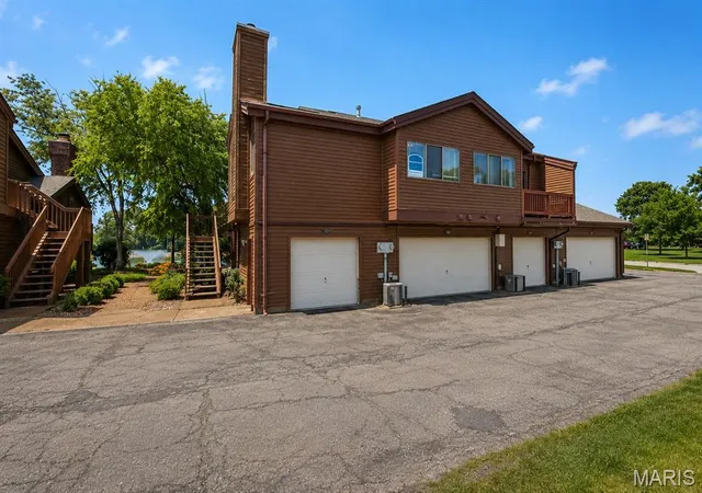 Photo 2 of Condo for sale at 704 Hemingway Ln #E, Weldon Spring, MO 63304 | MLS# MIS26033688 | Listing updated on 2026-09-09