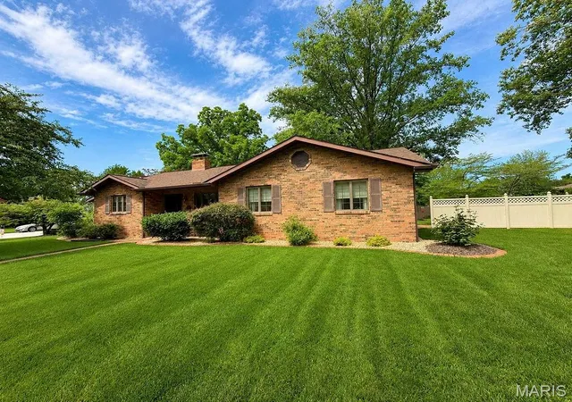 Photo 2 of Single family home for sale at 315 Pin Oak St, Trenton, IL 62293 | MLS# MIS26033971 | Listing updated on 2026-09-28