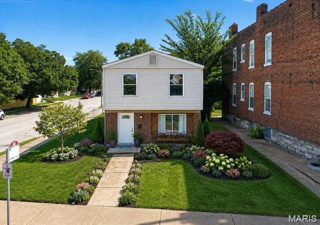 Photo 1 of Single family home for sale at 2700 Arsenal St, Saint Louis, MO 63118 | MLS# MIS26034140 | Listing updated on 2026-09-23
