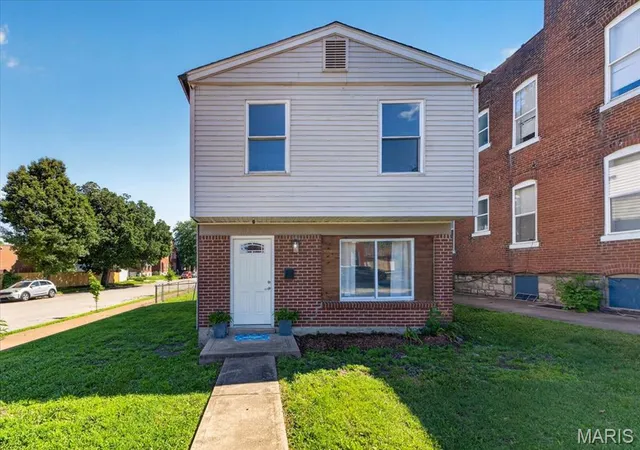 Photo 3 of Single family home for sale at 2700 Arsenal St, Saint Louis, MO 63118 | MLS# MIS26034140 | Listing updated on 2026-09-23
