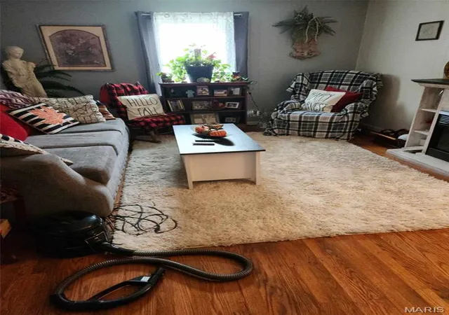 Photo 2 of Single family home for sale at 1017 Lynwood Dr, Rolla, MO 65401 | MLS# MIS26034165 | Listing updated on 2026-09-15