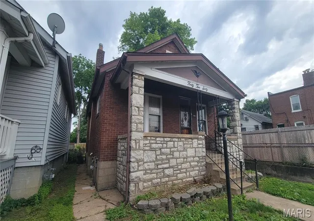 Photo 1 of Single family home for sale at 4260 Bates St, Saint Louis, MO 63116 | MLS# MIS26034271 | Listing updated on 2026-09-15