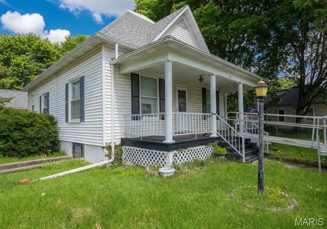 Photo 2 of Single family home for sale at 903 N Harrison St, Litchfield, IL 62056 | MLS# MIS26034625 | Listing updated on 2026-09-14