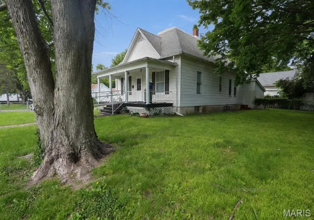 Photo 3 of Single family home for sale at 903 N Harrison St, Litchfield, IL 62056 | MLS# MIS26034625 | Listing updated on 2026-09-14