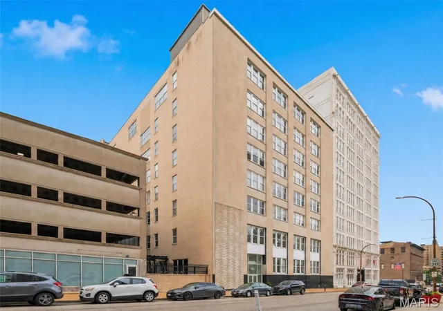 Listing Photo 3 - Condo for sale in building located at 1511 Locust St, St. Louis, MO 63103 - Unit #805