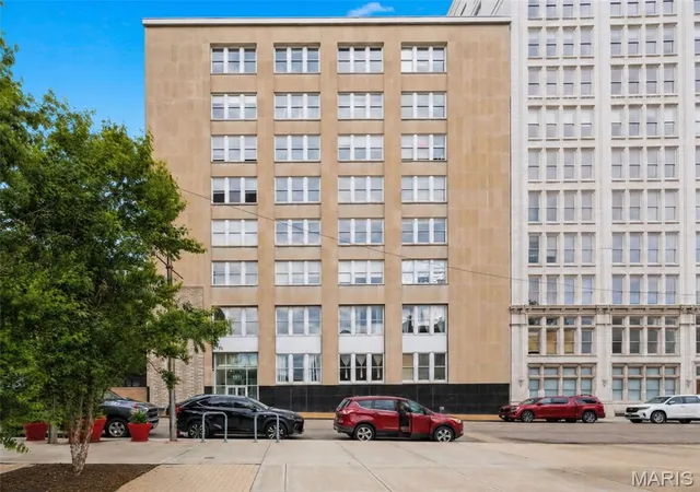 Listing Photo 4 - Condo for sale in building located at 1511 Locust St, St. Louis, MO 63103 - Unit #805
