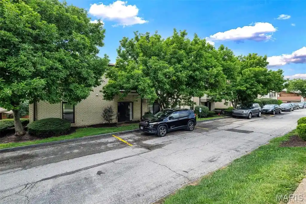 Listing Photo 27 - Condo for sale in 1251 Guelbreth Ln located at 1251 Guelbreth Ln, St. Louis, MO 63146 - Unit #211