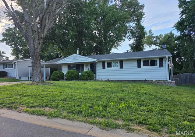 Photo 1 of Single family home for sale at 3315 Hannibal Dr, Saint Charles, MO 63301 | MLS# MIS26034812 | Listing updated on 2026-10-05