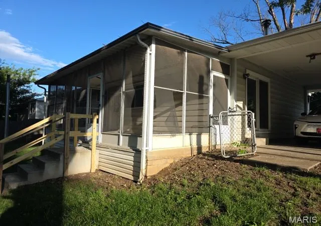 Photo 2 of Single family home for sale at 3315 Hannibal Dr, Saint Charles, MO 63301 | MLS# MIS26034812 | Listing updated on 2026-10-05
