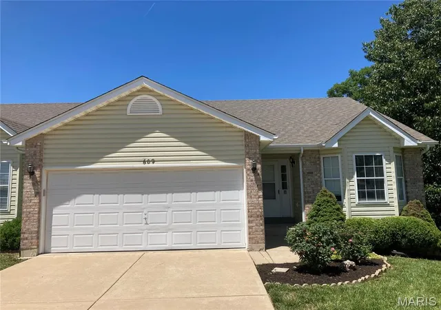Photo 1 of Sale Pending at 609 Meadowview Ct, Warrenton, MO 63383 | MLS# MIS26034906 | Listing updated on 2026-09-30
