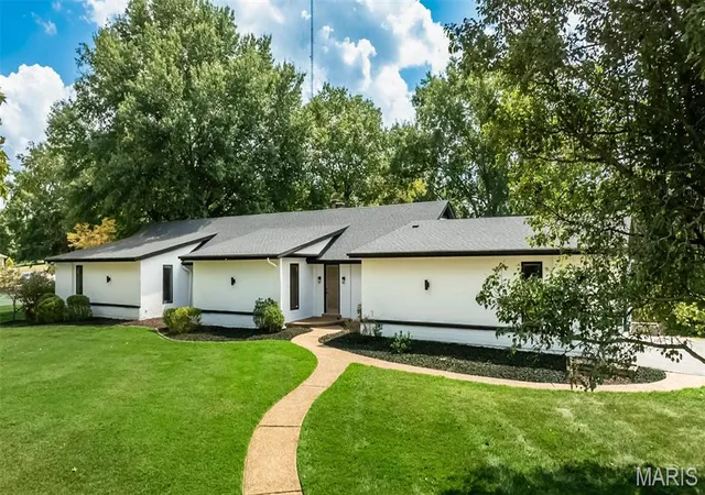 Photo 1 of Sale Pending at 5848 Crystal Park Cir, Saint Louis, MO 63128 | MLS# MIS26035273 | Listing updated on 2026-09-15