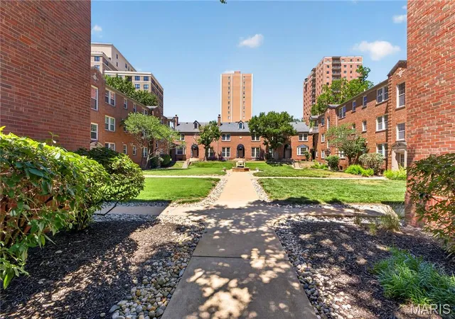 Photo 1 of Condo for sale at 827 Westwood Dr #2E, Saint Louis, MO 63105 | MLS# MIS26035830 | Listing updated on 2026-09-22