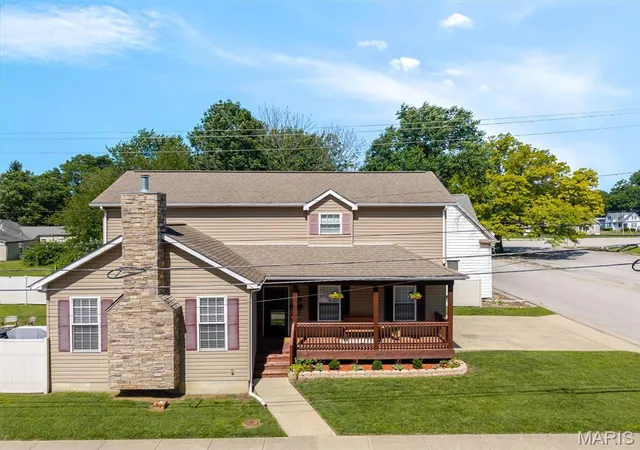 Photo 1 of Sale Pending at 109 N Market St, Mascoutah, IL 62258 | MLS# MIS26037137 | Listing updated on 2026-09-09