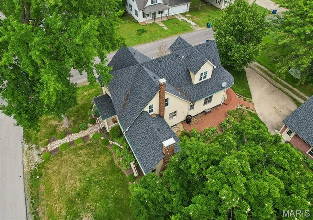 Photo 4 of Single family home for sale at 320 N Jefferson St, Trenton, IL 62293 | MLS# MIS26037279 | Listing updated on 2026-09-11