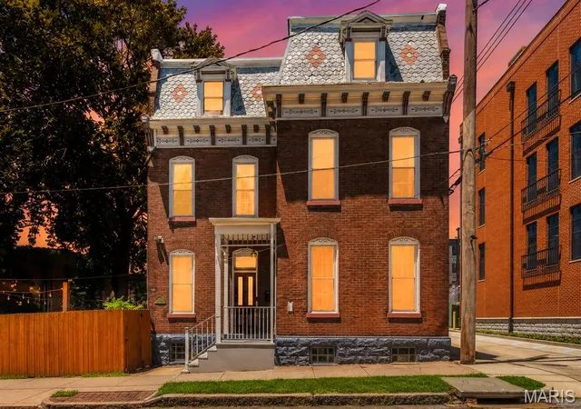 Photo 1 of Single family home for sale at 2117 S 13th Street, Saint Louis, MO 63104 | MLS# MIS26037353 | Listing updated on 2026-10-08