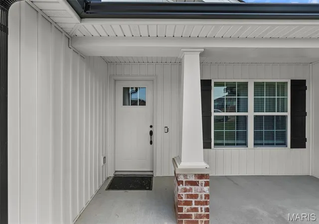 Photo 3 of Sale Pending at 2502 Oak St, Jackson, MO 63755 | MLS# MIS26037398 | Listing updated on 2026-09-12