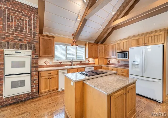 Photo 4 of Single family home for sale at 1301 Lurlyn Dr, Poplar Bluff, MO 63901 | MLS# MIS26037910 | Listing updated on 2026-09-10