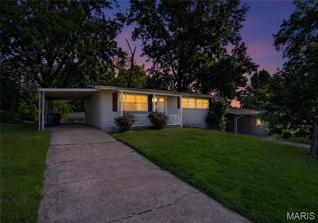 Photo 3 of Single family home for sale at 1723 Keelen Dr, Saint Louis, MO 63136 | MLS# MIS26038133 | Listing updated on 2026-09-11