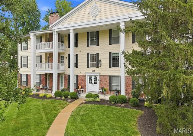 Condo for sale at 1525 Hampton Hall Dr #22, Chesterfield, MO 63017 | MLS# MIS26038250
