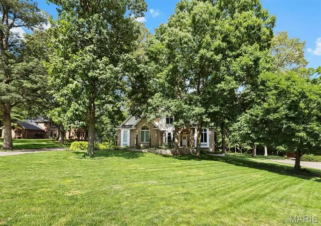 Photo 2 of Single family home for sale at 3627 Willoughby Cir, Belleville, IL 62221 | MLS# MIS26038465 | Listing updated on 2026-09-25