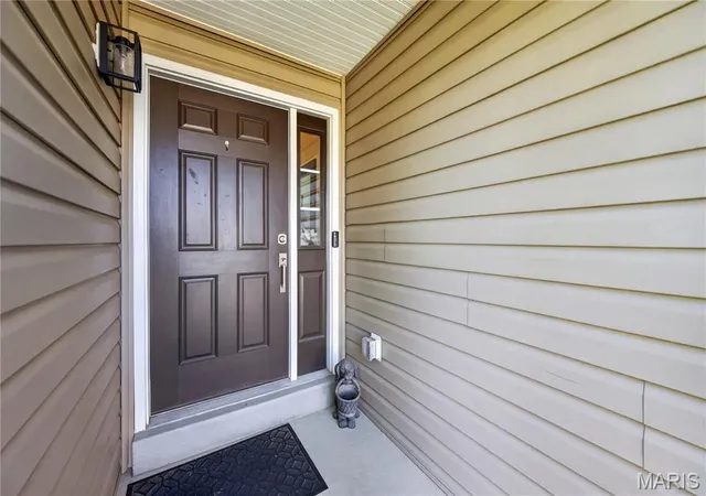 Photo 4 of Single family home for sale at 156 Hidden Bluffs Dr, Lake Saint Louis, MO 63367 | MLS# MIS26038842 | Listing updated on 2026-09-14