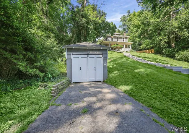 Photo 3 of Single family home for sale at 26 Kingston Dr, Belleville, IL 62223 | MLS# MIS26038878 | Listing updated on 2026-09-11