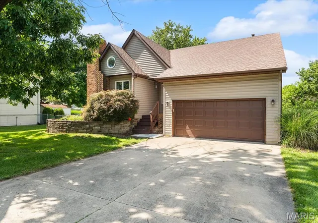 Photo 1 of Single family home for sale at 7342 W Main St, Maryville, IL 62062 | MLS# MIS26038965 | Listing updated on 2026-09-11