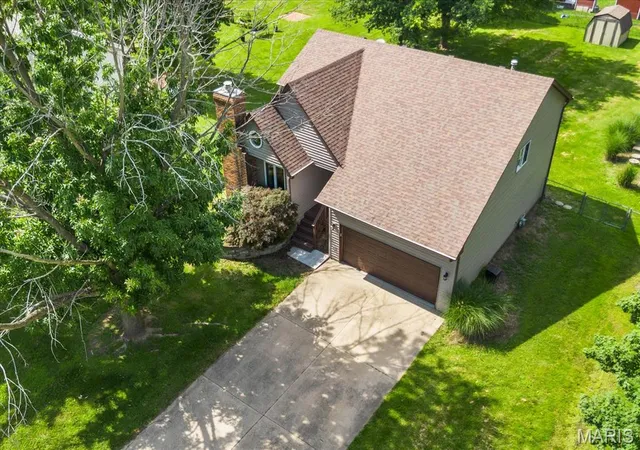Photo 2 of Single family home for sale at 7342 W Main St, Maryville, IL 62062 | MLS# MIS26038965 | Listing updated on 2026-09-11