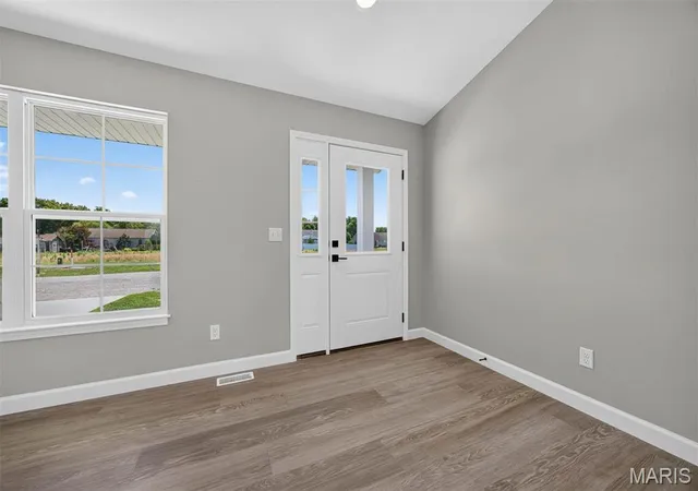 Photo 4 of Sale Pending at 4819 Fitz James, Highland, IL 62249 | MLS# MIS26039531 | Listing updated on 2026-09-14