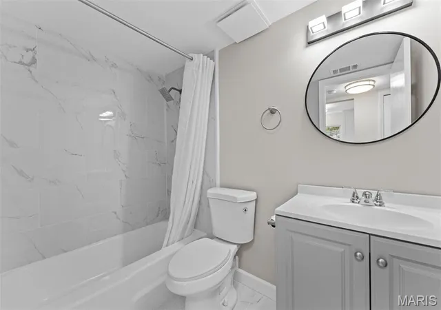 Listing Photo 5 - Condo for sale in building located at 13485 Coliseum Dr, Chesterfield, MO 63017 - Unit #H
