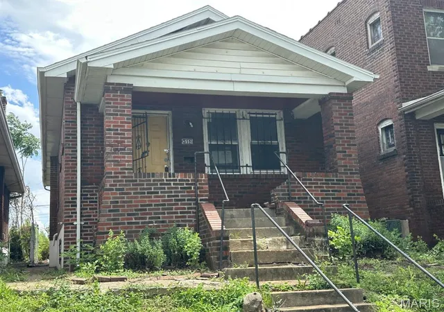 Single family home for sale at 4552 Arlington Ave, St Louis, MO 63120 | MLS# MIS26040142