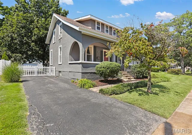 Photo 2 of Single family home for sale at 727 Evans Ave, Saint Louis, MO 63122 | MLS# MIS26040369 | Listing updated on 2026-10-01