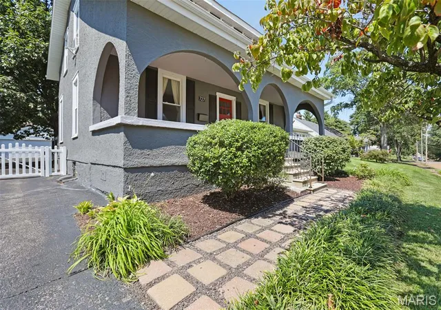 Photo 3 of Single family home for sale at 727 Evans Ave, Saint Louis, MO 63122 | MLS# MIS26040369 | Listing updated on 2026-10-01