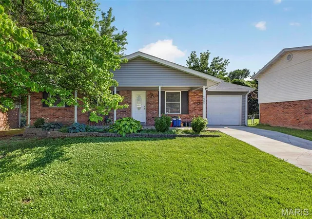Photo 3 of Single family home for sale at 2380 Wharton Ct, Florissant, MO 63031 | MLS# MIS26040769 | Listing updated on 2026-09-13
