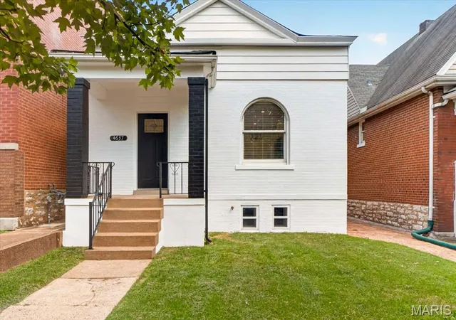 Photo 1 of Sale Pending at 4637 Dahlia Ave, Saint Louis, MO 63116 | MLS# MIS26041630 | Listing updated on 2026-09-14