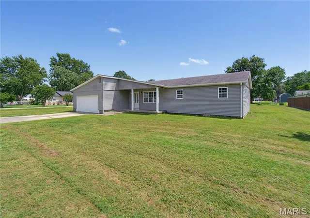 Photo 2 of Single family home for sale at 206 County Road 560, Poplar Bluff, MO 63901 | MLS# MIS26042086 | Listing updated on 2026-09-11