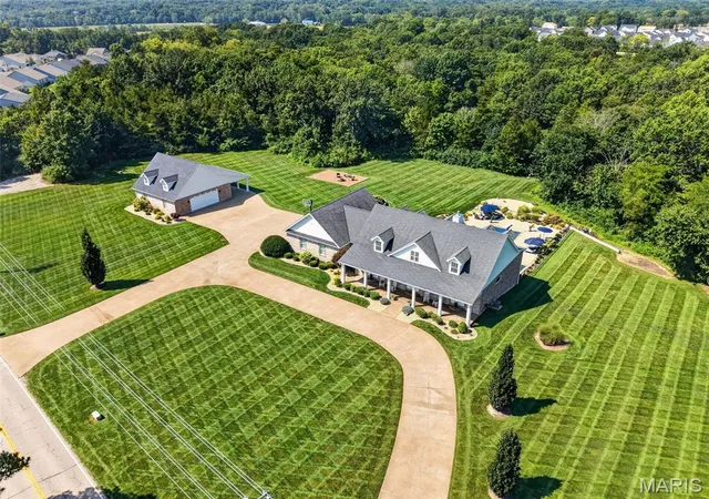 Photo 2 of Sale Pending at 1320 Diehr Rd, Wentzville, MO 63385 | MLS# MIS26042191 | Listing updated on 2026-09-12