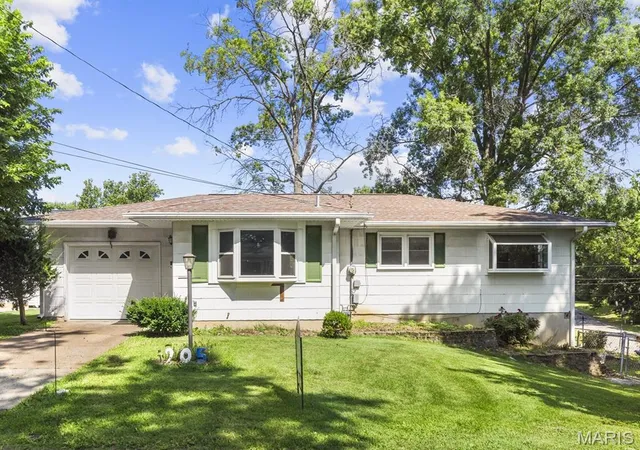 Photo 1 of Single family home for sale at 205 Gardner St, Columbia, IL 62236 | MLS# MIS26042436 | Listing updated on 2026-09-21