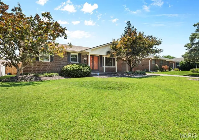 Photo 1 of Sale Pending at 134 Ash St, Wood River, IL 62095 | MLS# MIS26042739 | Listing updated on 2026-09-12