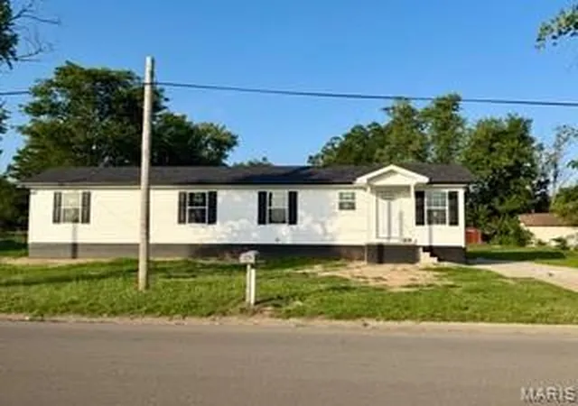 Photo 1 of Single family home for sale at 208 Dona St, Sikeston, MO 63801 | MLS# MIS26042750 | Listing updated on 2026-09-14