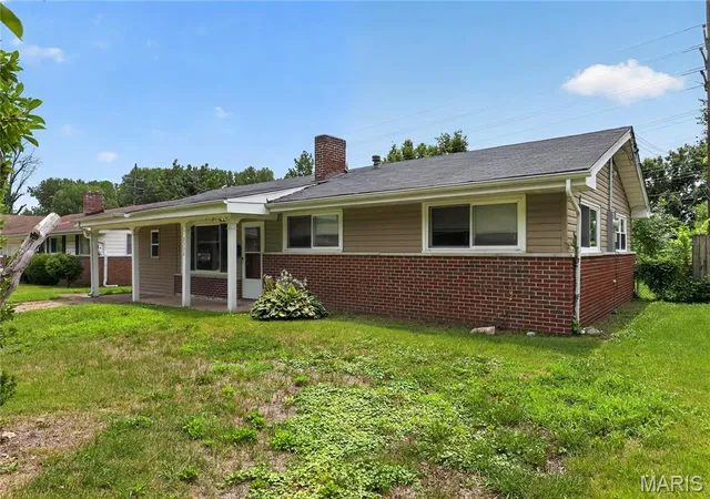 Photo 2 of Sale Pending at 2332 Collett Dr, St Louis, MO 63136 | MLS# MIS26042824 | Listing updated on 2026-10-27