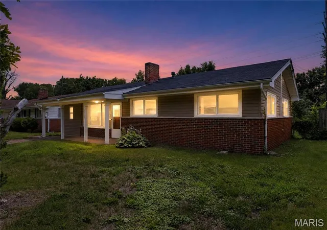 Photo 3 of Sale Pending at 2332 Collett Dr, St Louis, MO 63136 | MLS# MIS26042824 | Listing updated on 2026-10-27