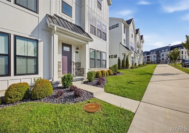 Photo 3 of Townhouse for sale at 16514 Honey Locust Dr, Wildwood, MO 63005 | MLS# MIS26042866 | Listing updated on 2026-09-15