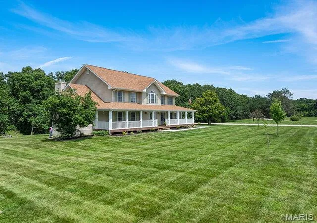 Photo 1 of Single family home for sale at 23186 Buck Track Ln, Warrenton, MO 63383 | MLS# MIS26043088 | Listing updated on 2026-09-15