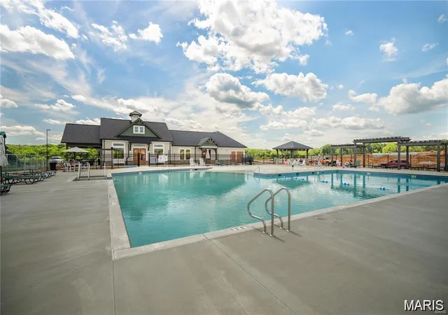 Photo 3 of Townhouse for sale at 122 Mora Blvd #450-502, O'fallon, MO 63368 | MLS# MIS26043114 | Listing updated on 2026-09-14