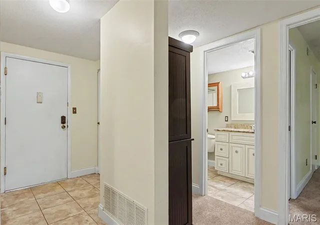 Photo 3 of Sale Pending at 1410 Heritage Landing #305, Saint Charles, MO 63303 | MLS# MIS26043252 | Listing updated on 2026-09-22