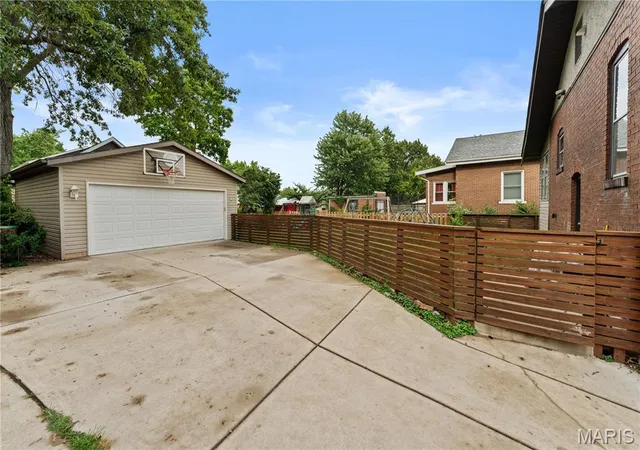 Photo 41 of Sale Pending at 7281 Gayola Pl, Saint Louis, MO 63143 | MLS# MIS26043934 | Listing updated on 2026-09-15